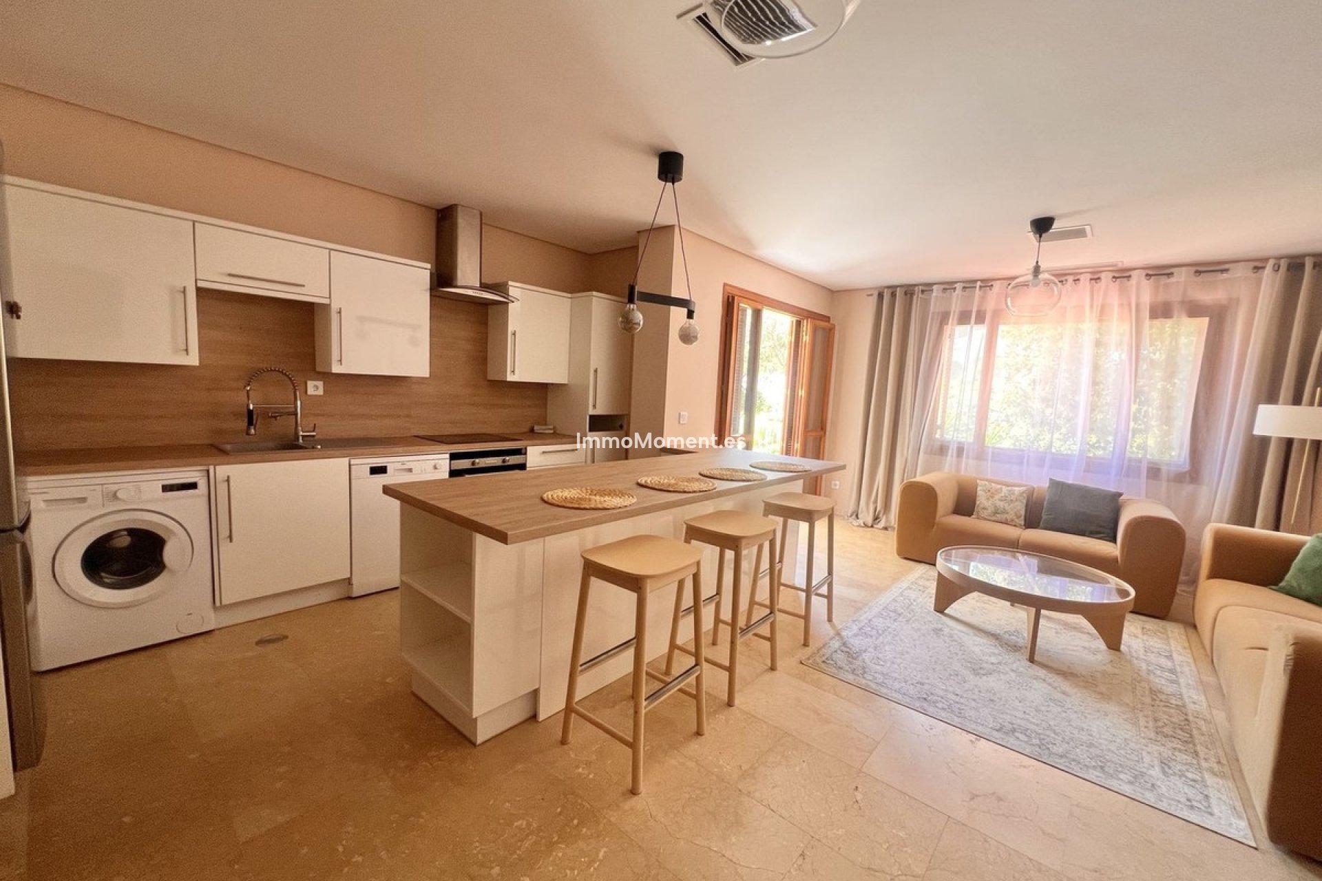 Resale - Apartment - Marbella - Nueva Andalucía
