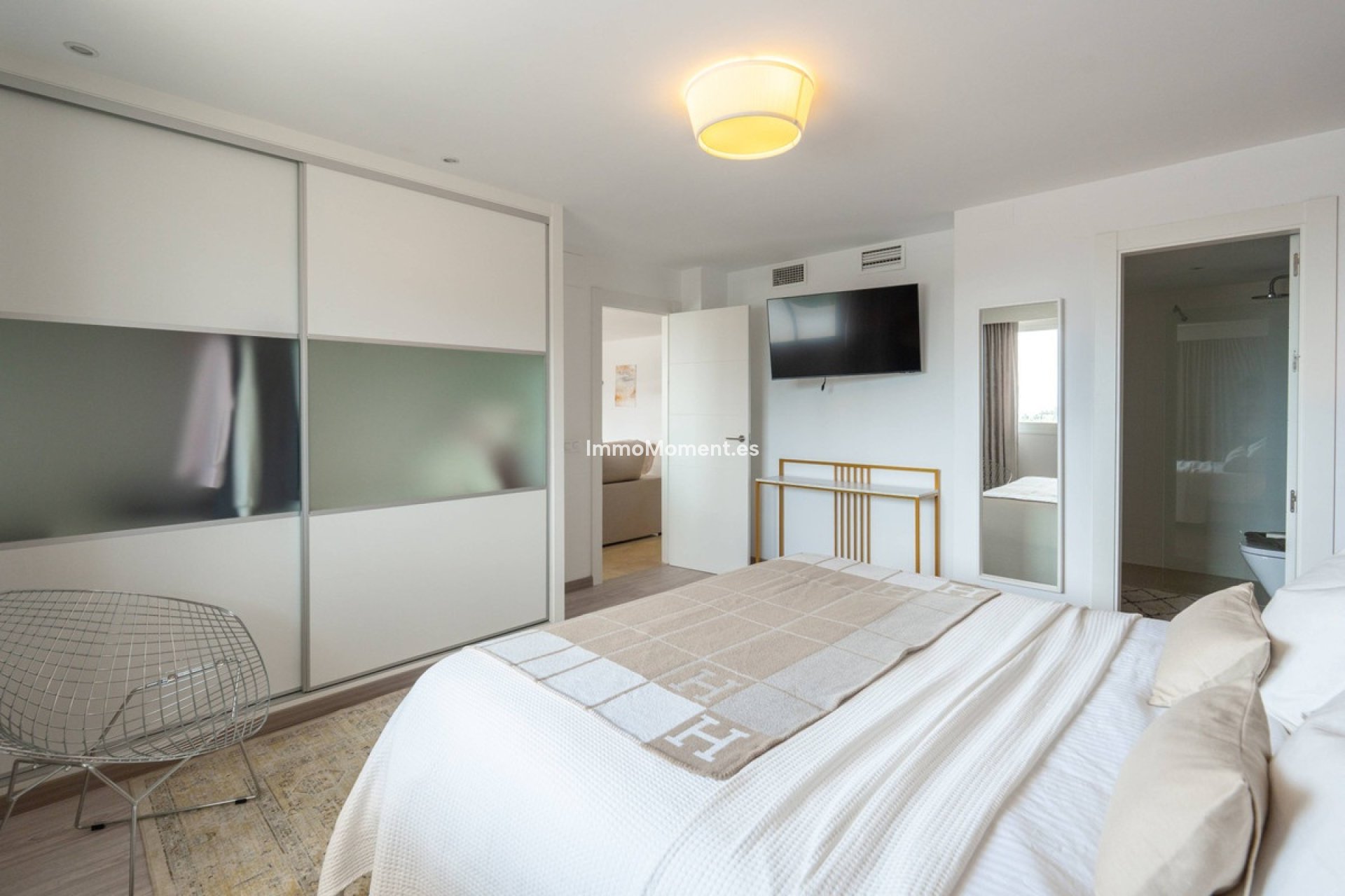 Resale - Apartment - Marbella - Nueva Andalucía