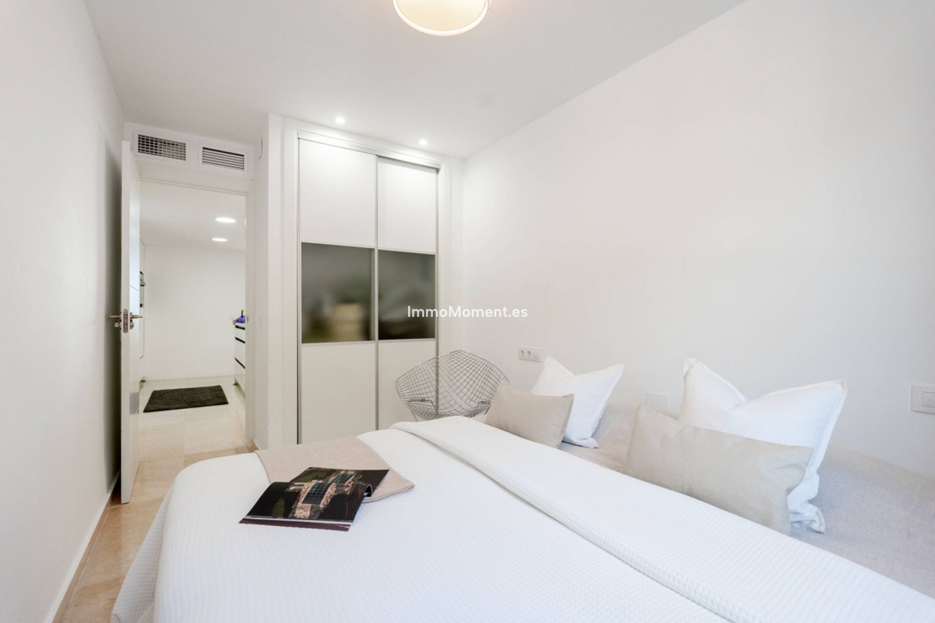 Resale - Apartment - Marbella - Nueva Andalucía