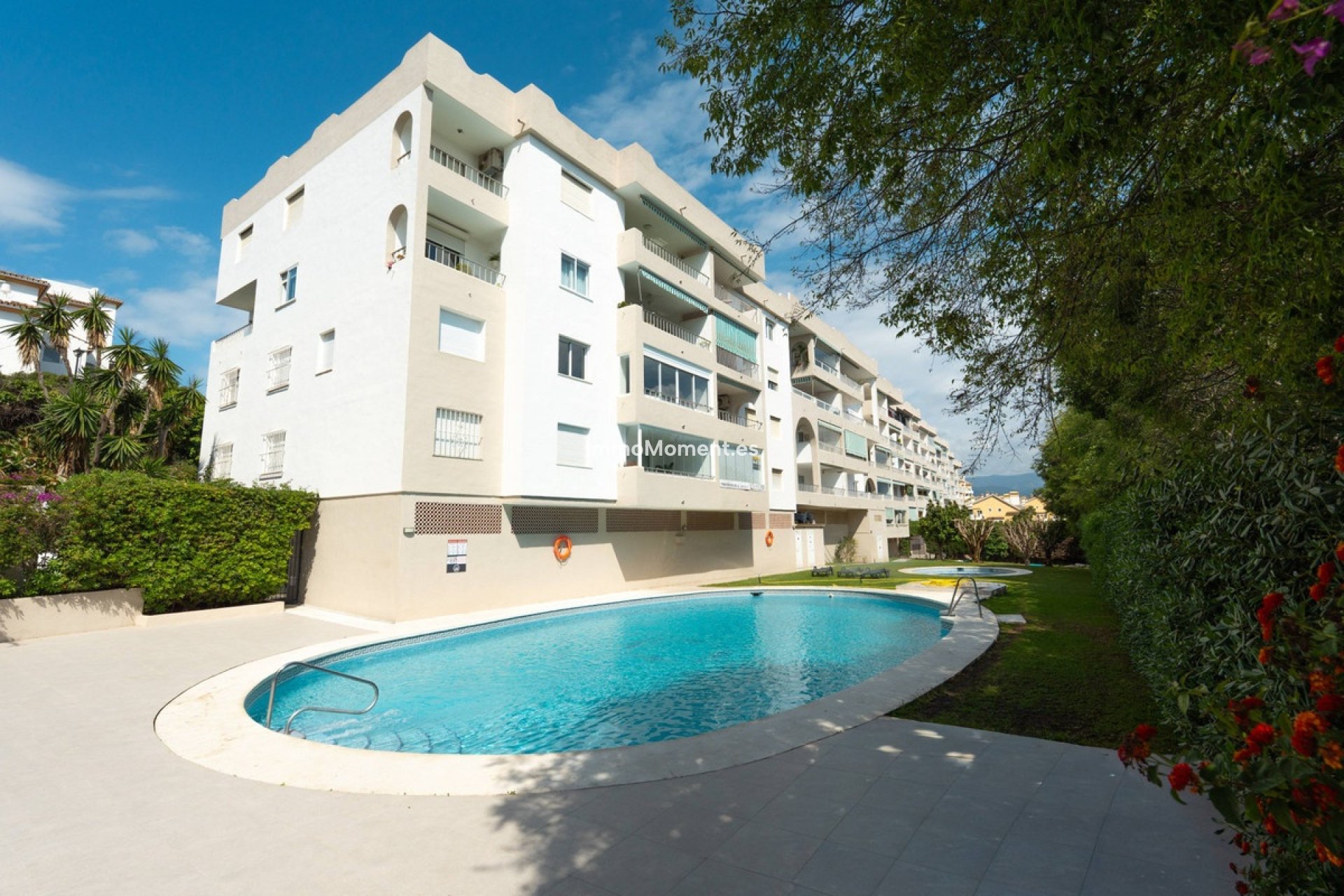 Resale - Apartment - Marbella - Nueva Andalucía