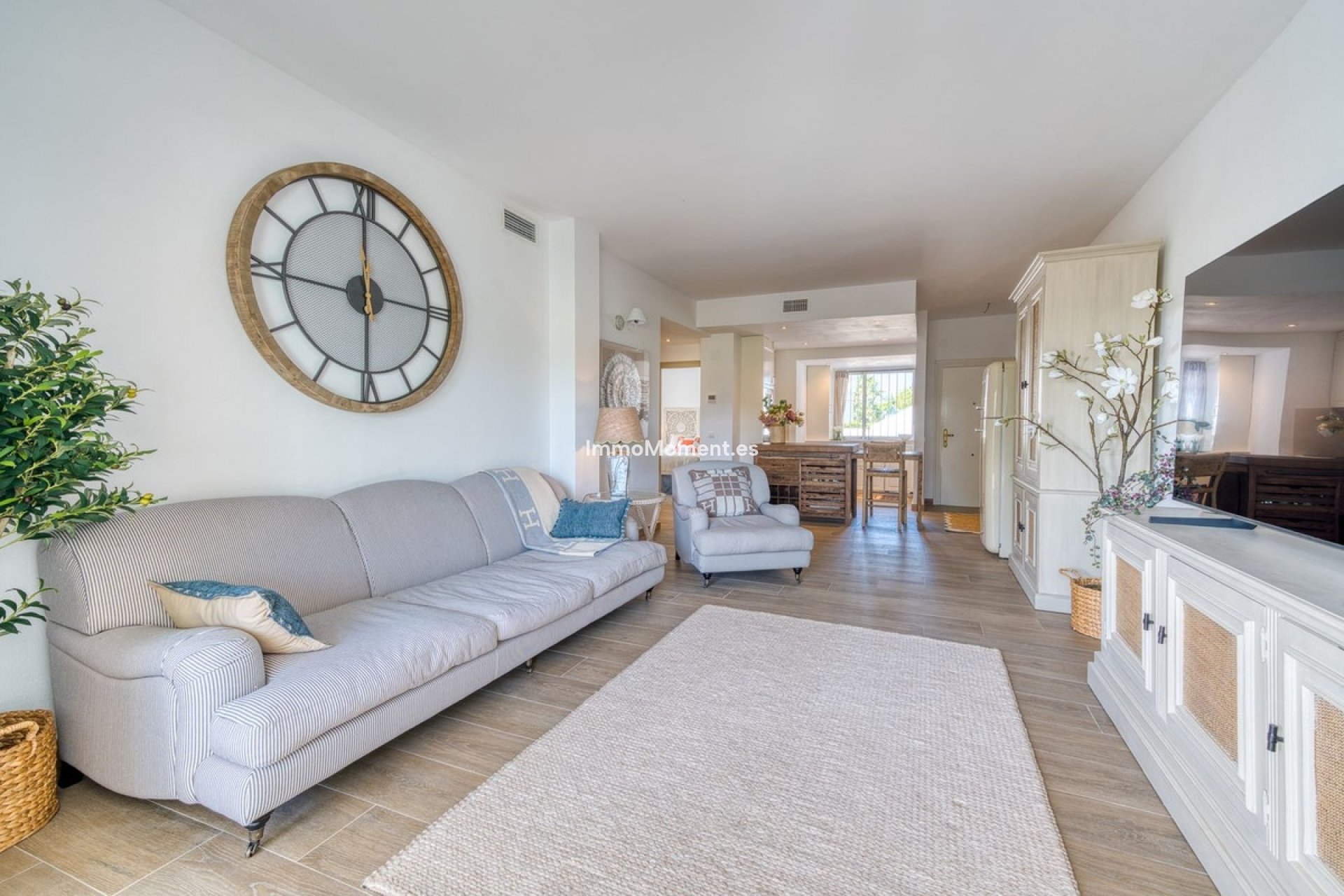 Resale - Apartment - Marbella - Nueva Andalucía