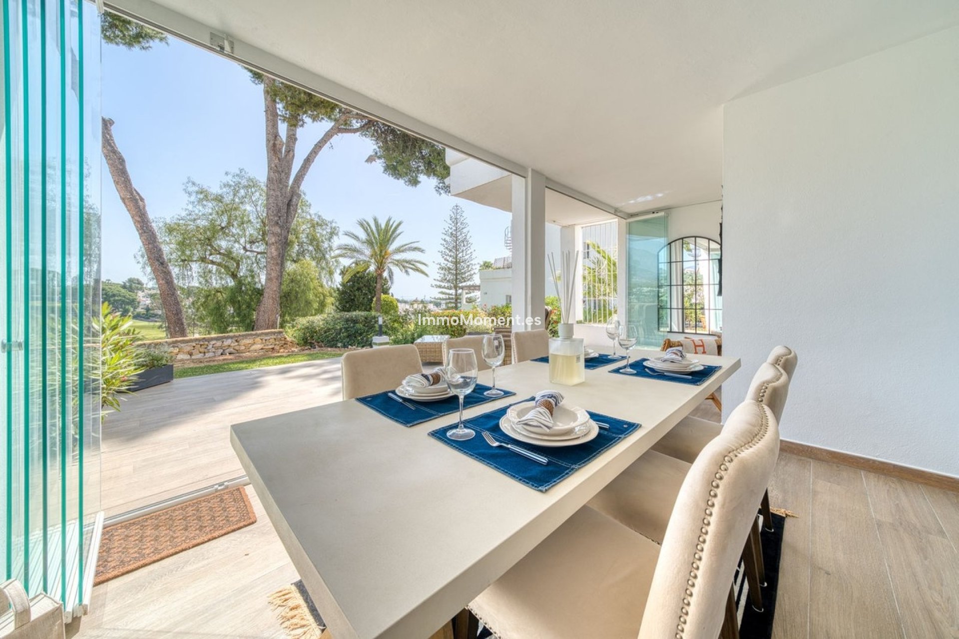 Resale - Apartment - Marbella - Nueva Andalucía