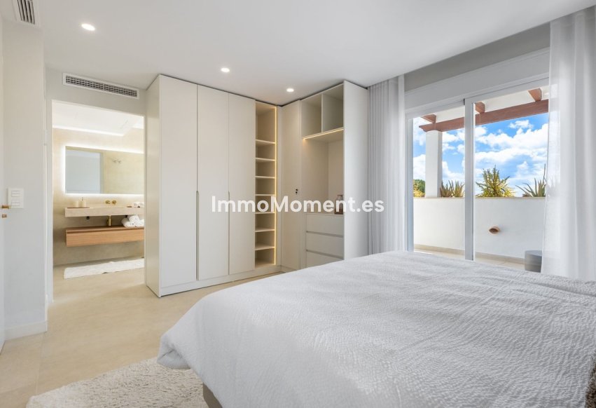 Resale - Apartment - Marbella - Nueva Andalucía