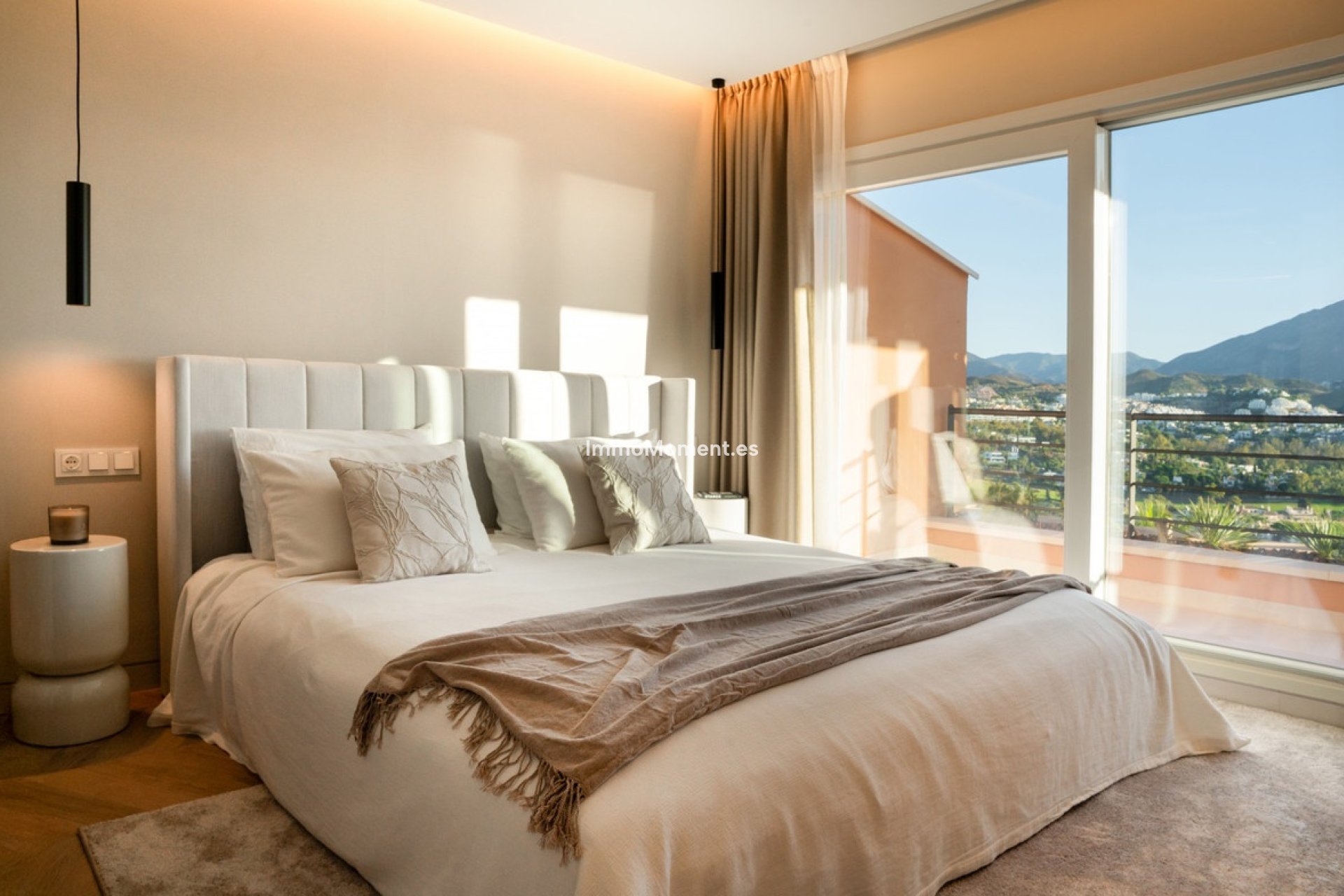Resale - Apartment - Marbella - Nueva Andalucía