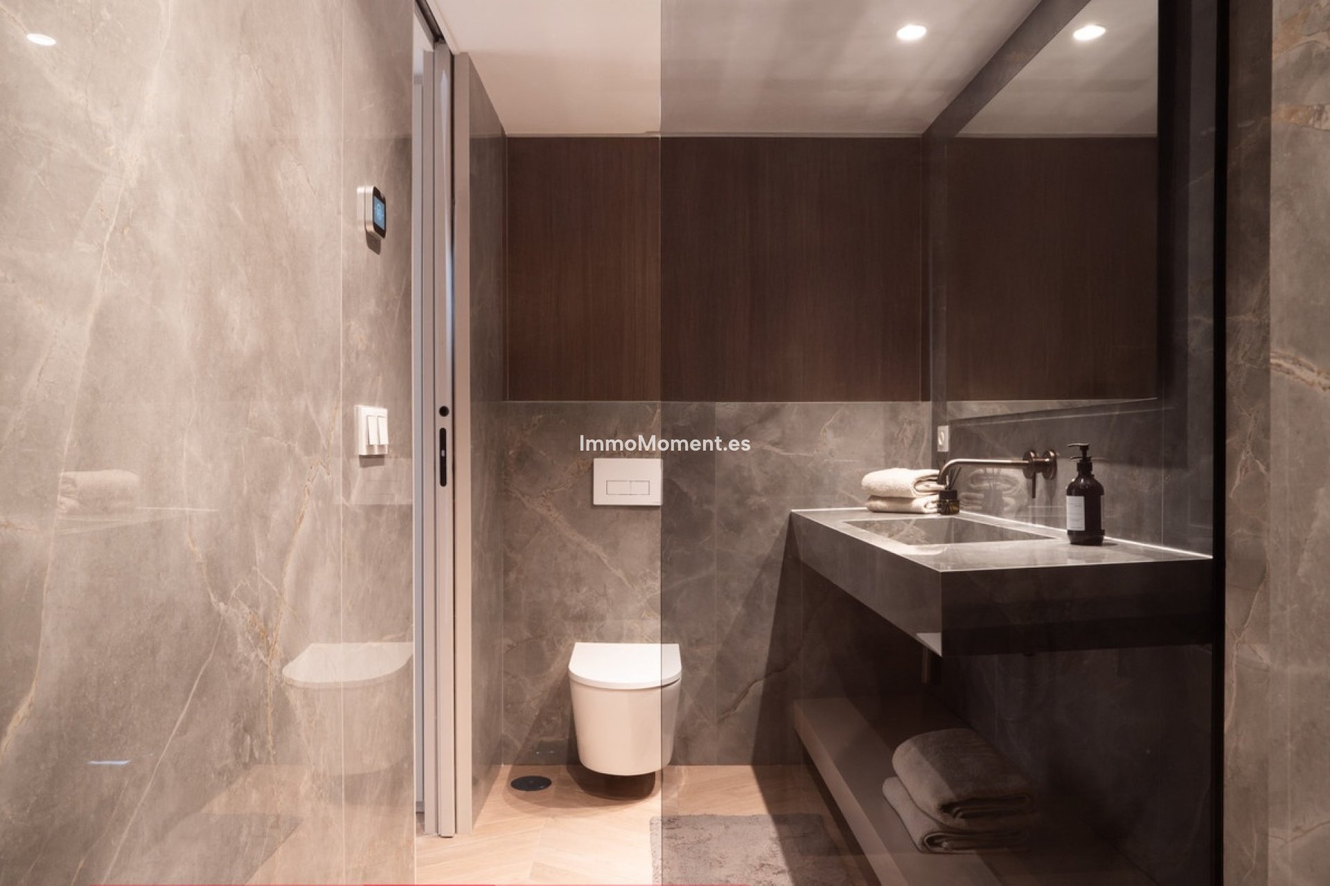 Resale - Apartment - Marbella - Nueva Andalucía