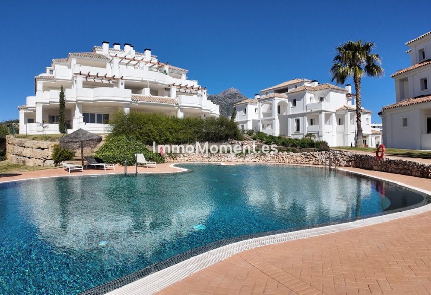 Resale - Apartment - Marbella - Nueva Andalucía