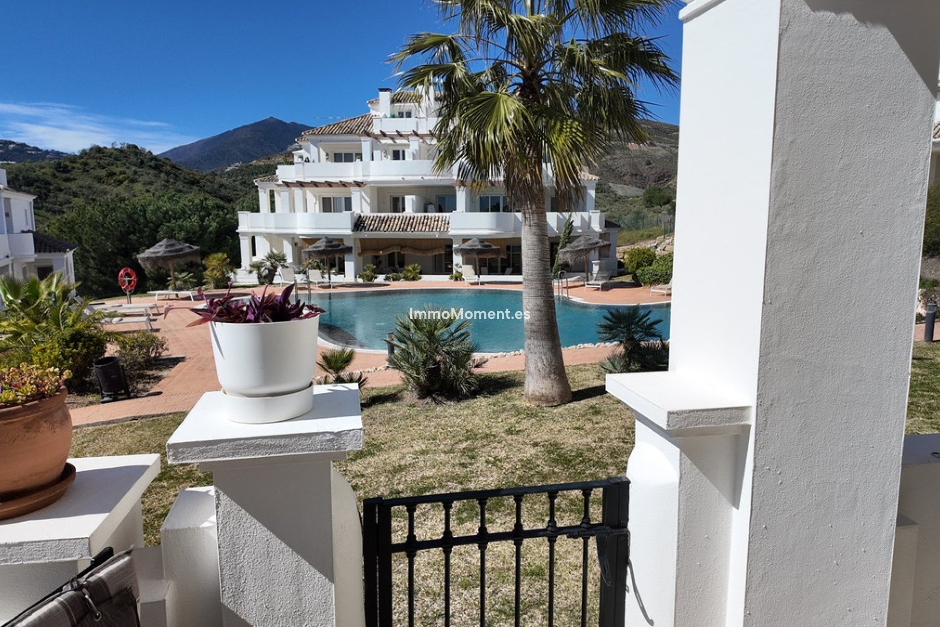 Resale - Apartment - Marbella - Nueva Andalucía
