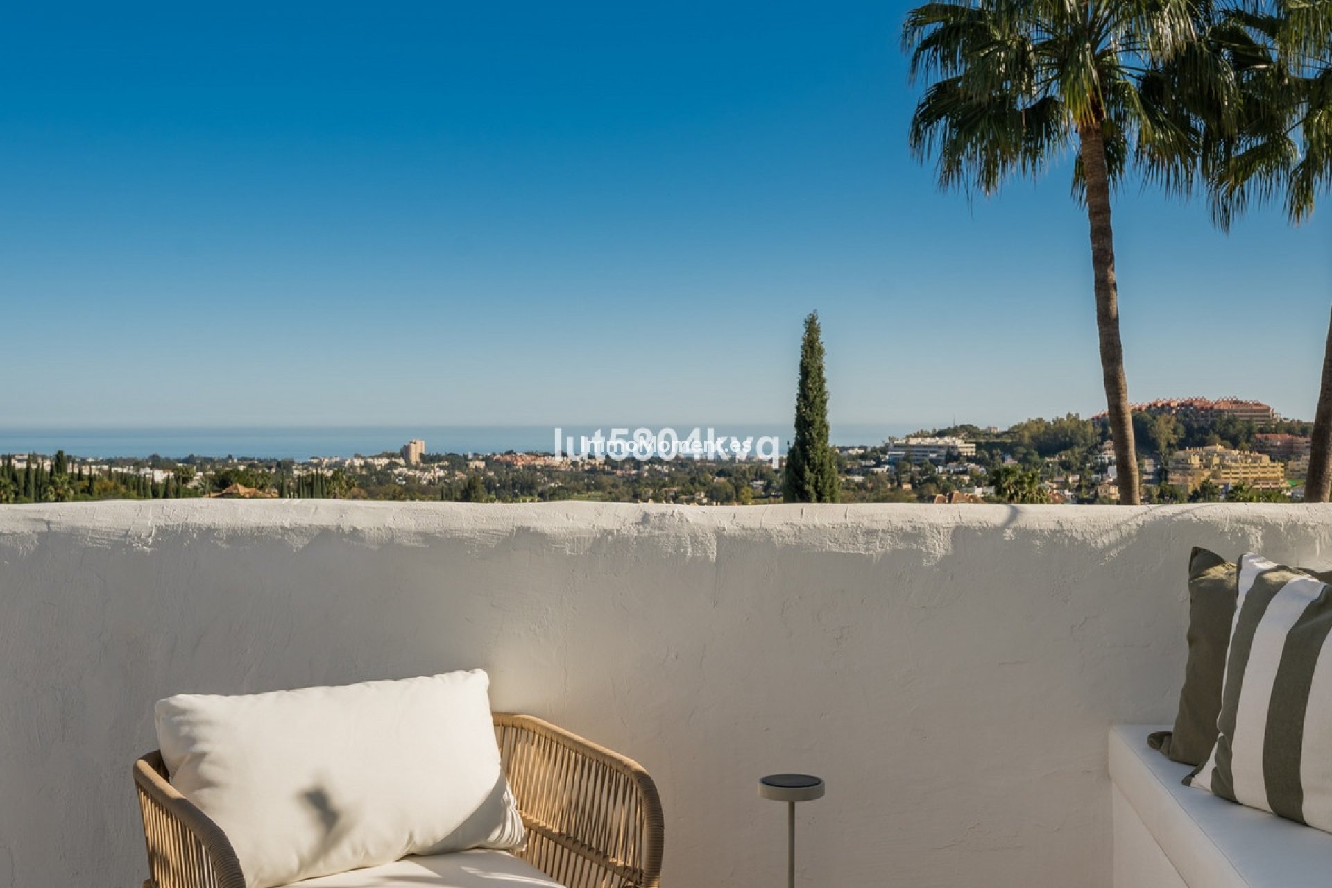 Resale - Apartment - Marbella - Nueva Andalucía