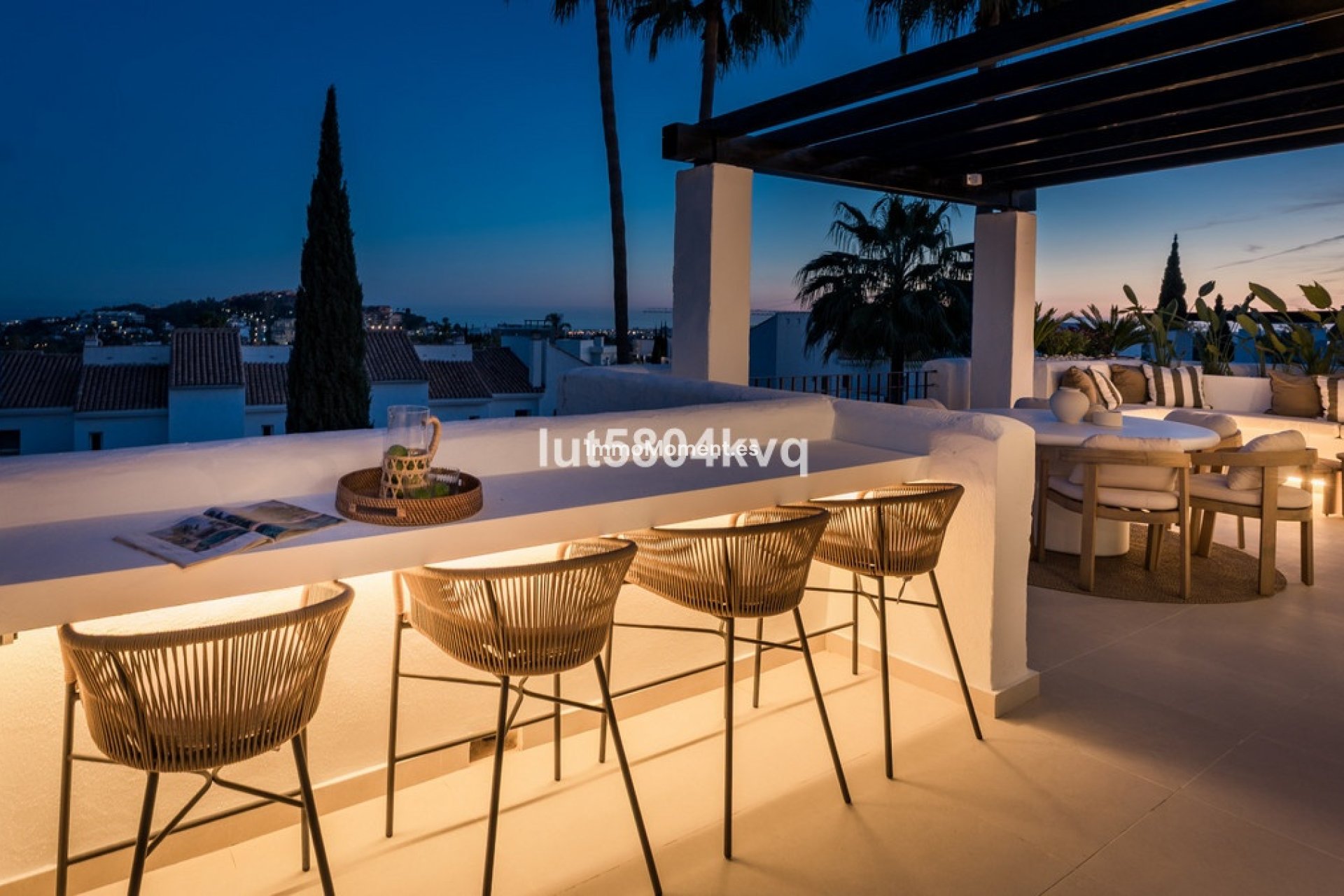 Resale - Apartment - Marbella - Nueva Andalucía