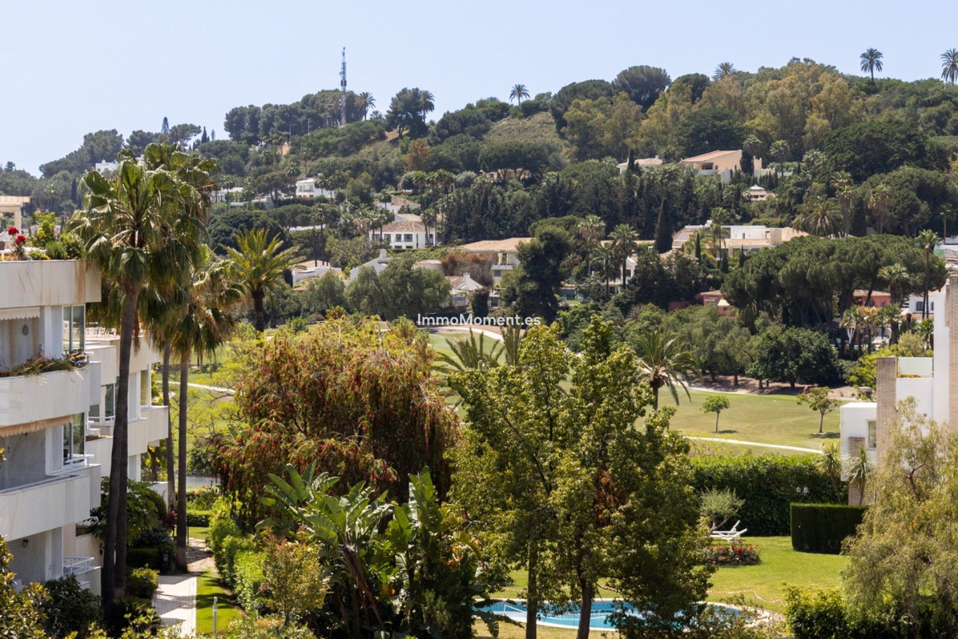 Resale - Apartment - Marbella - Nueva Andalucía