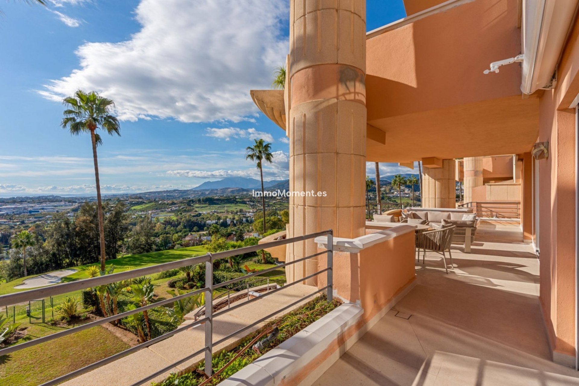 Resale - Apartment - Marbella - Nueva Andalucía