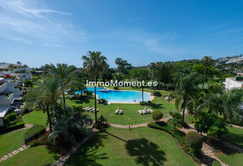 Resale - Apartment - Marbella - Nueva Andalucía