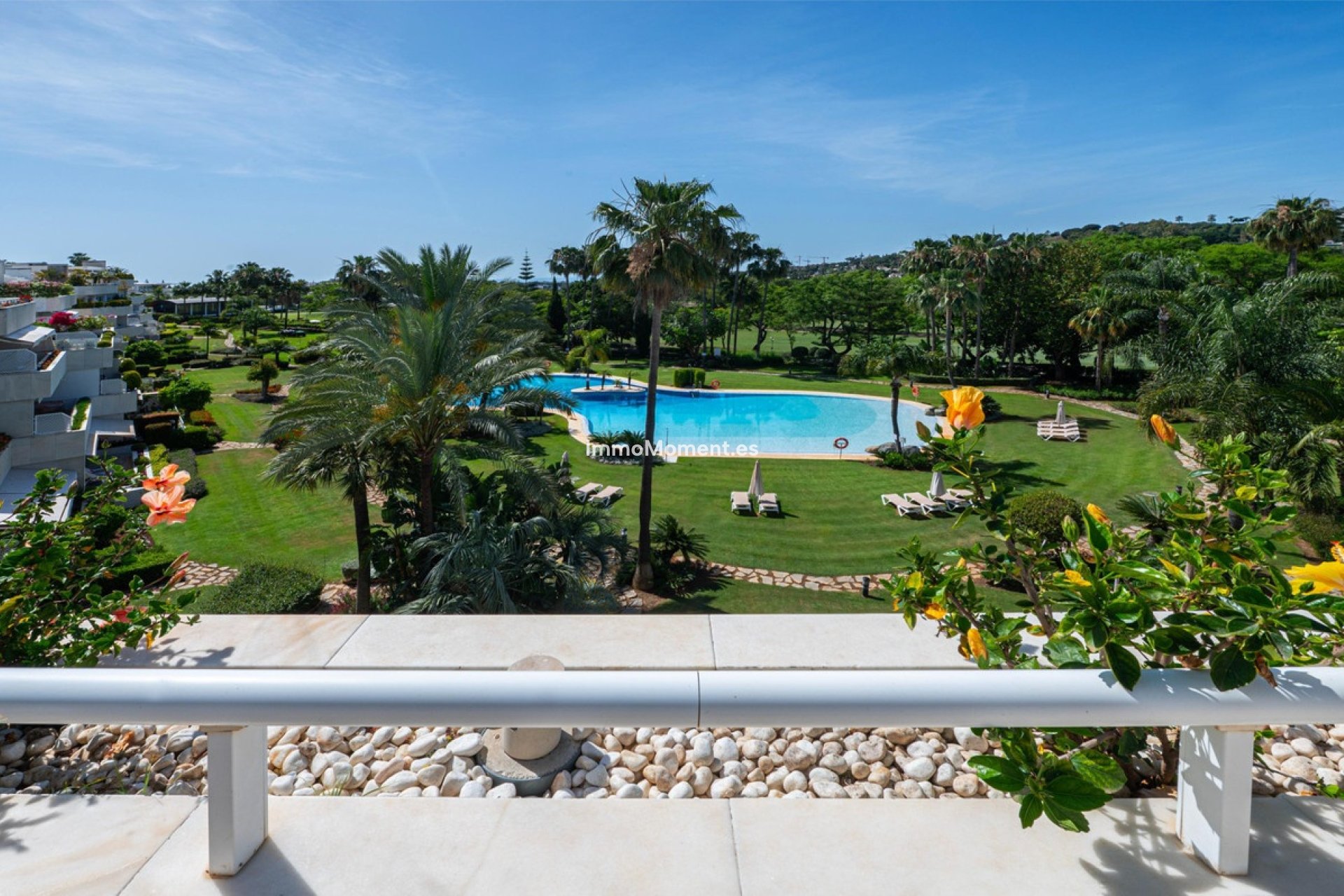Resale - Apartment - Marbella - Nueva Andalucía