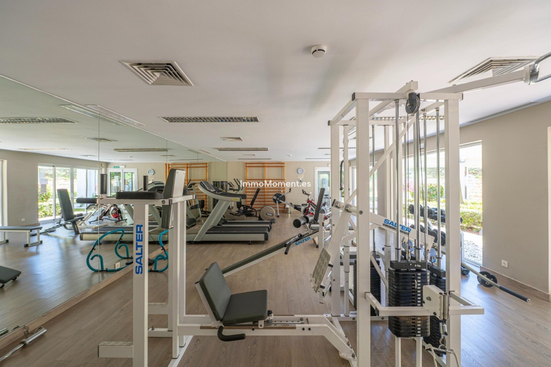 Resale - Apartment - Marbella - Nueva Andalucía