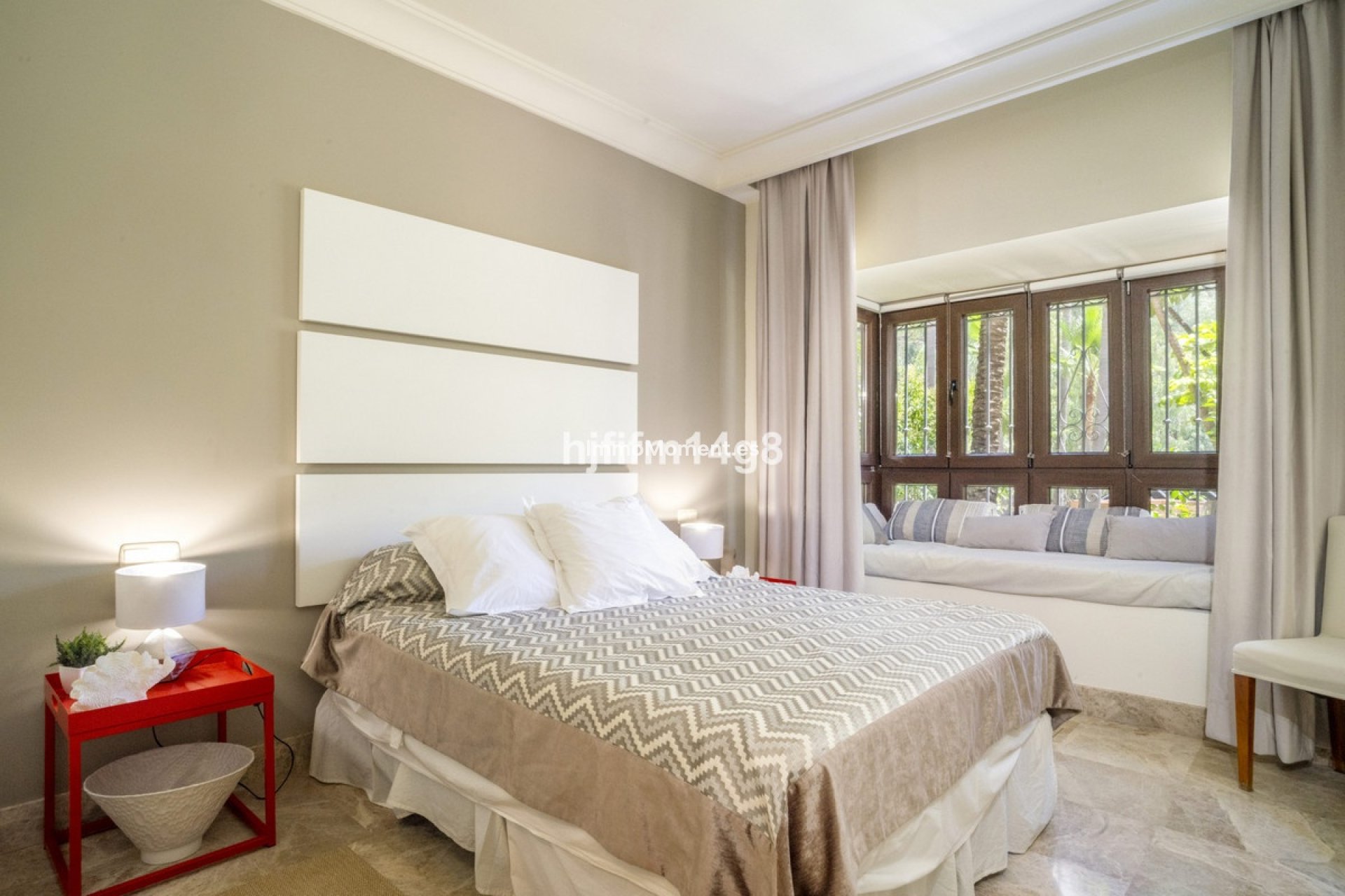 Resale - Apartment - Marbella - Nueva Andalucía
