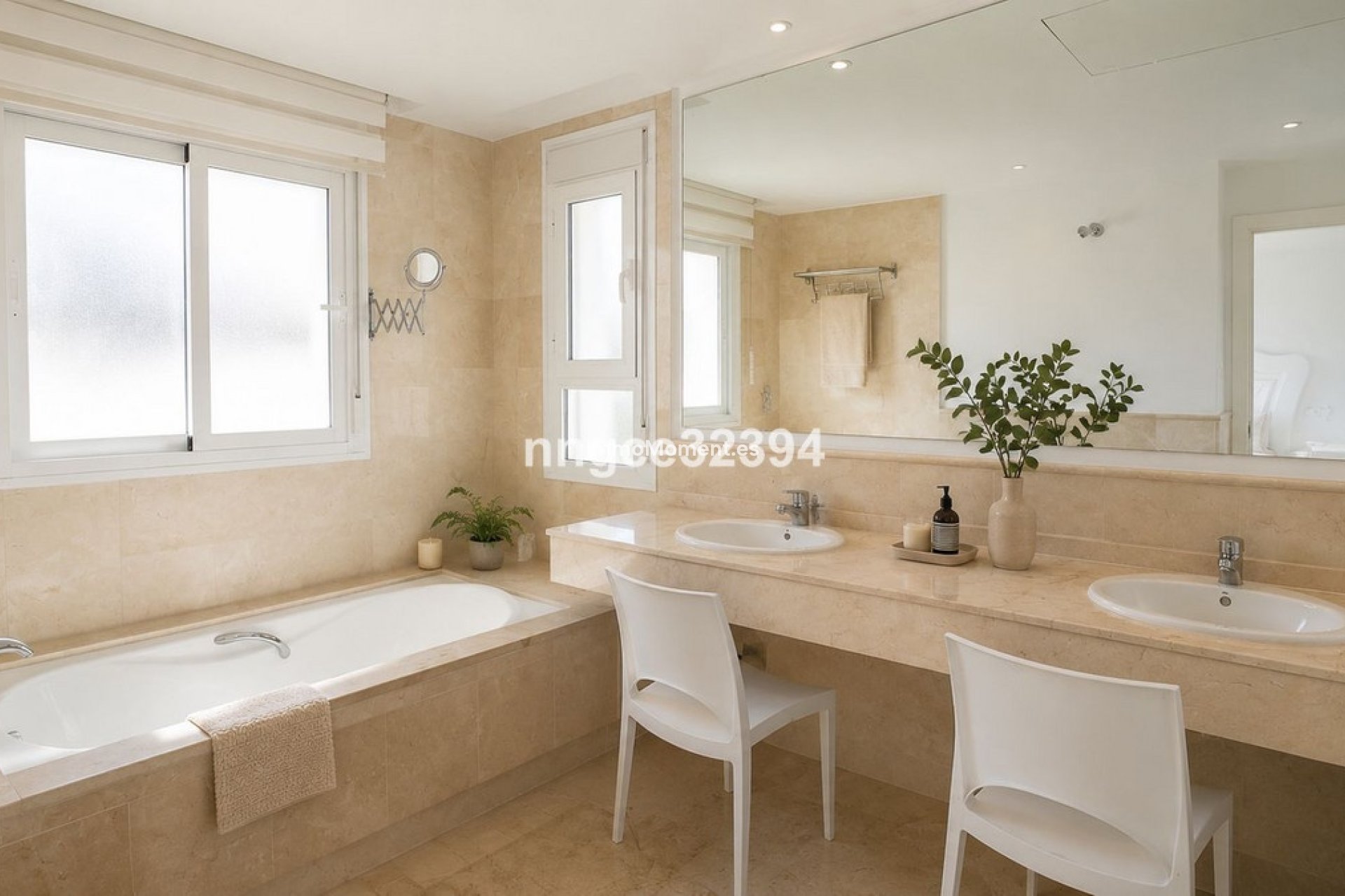 Resale - Apartment - Marbella - Nueva Andalucía