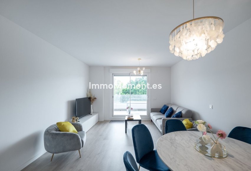 Resale - Apartment - Marbella - Nueva Andalucía