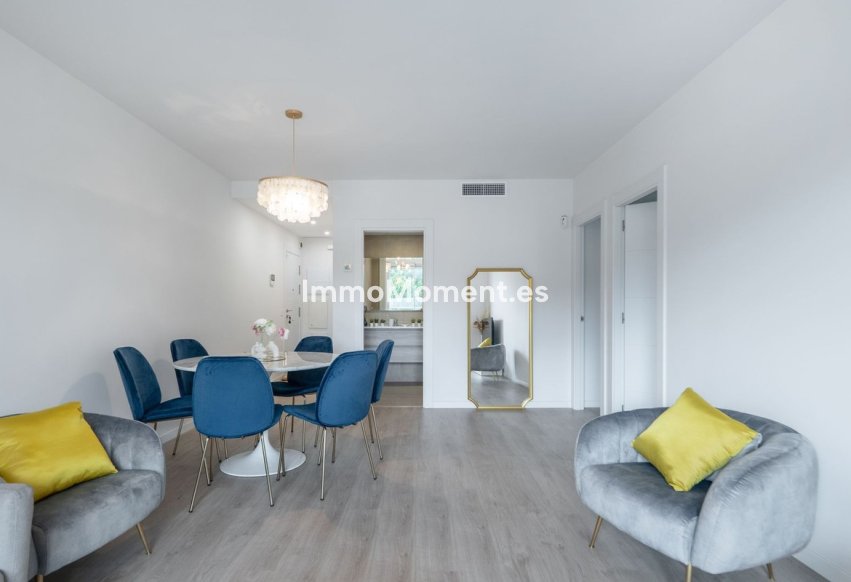 Resale - Apartment - Marbella - Nueva Andalucía