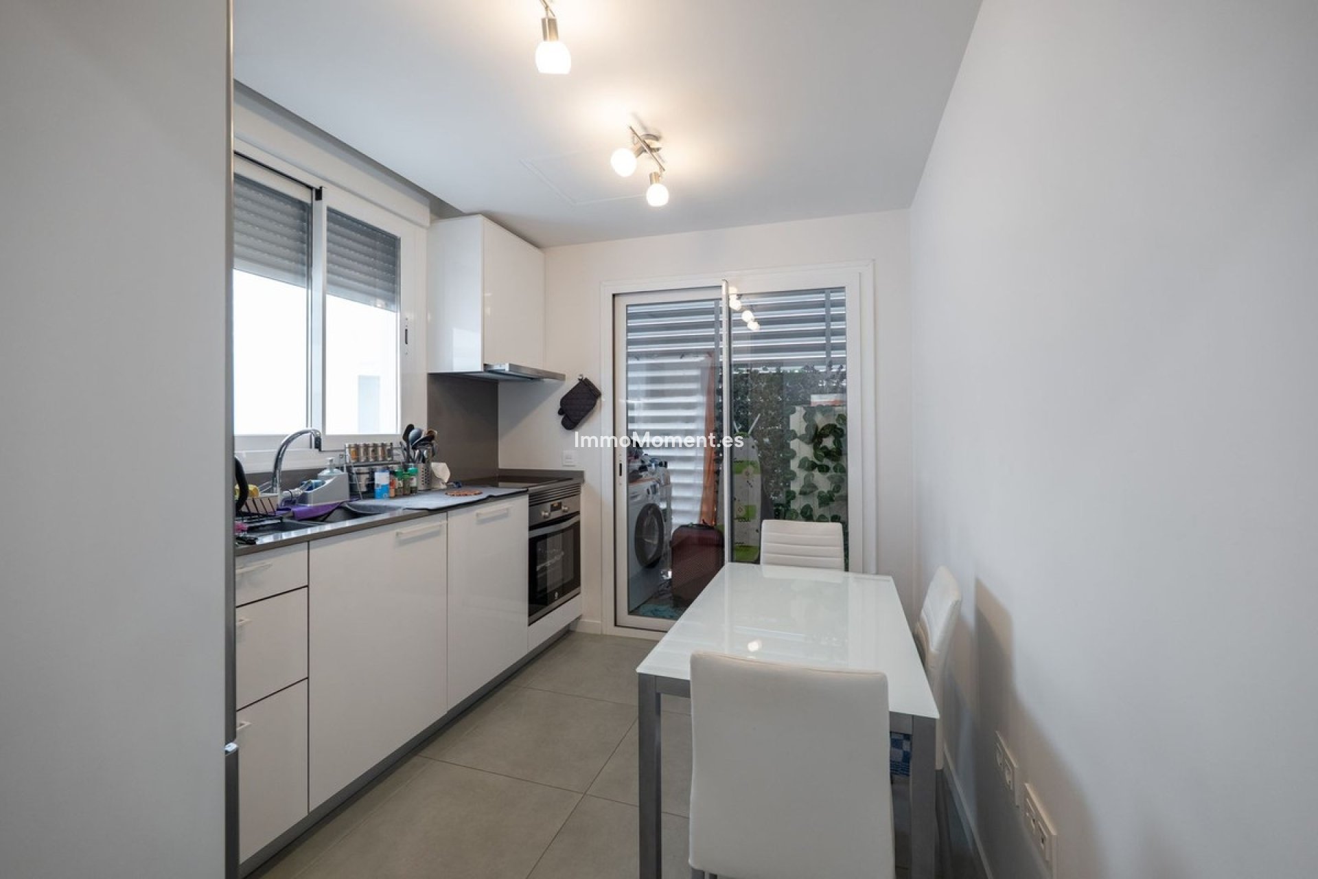 Resale - Apartment - Marbella - Nueva Andalucía