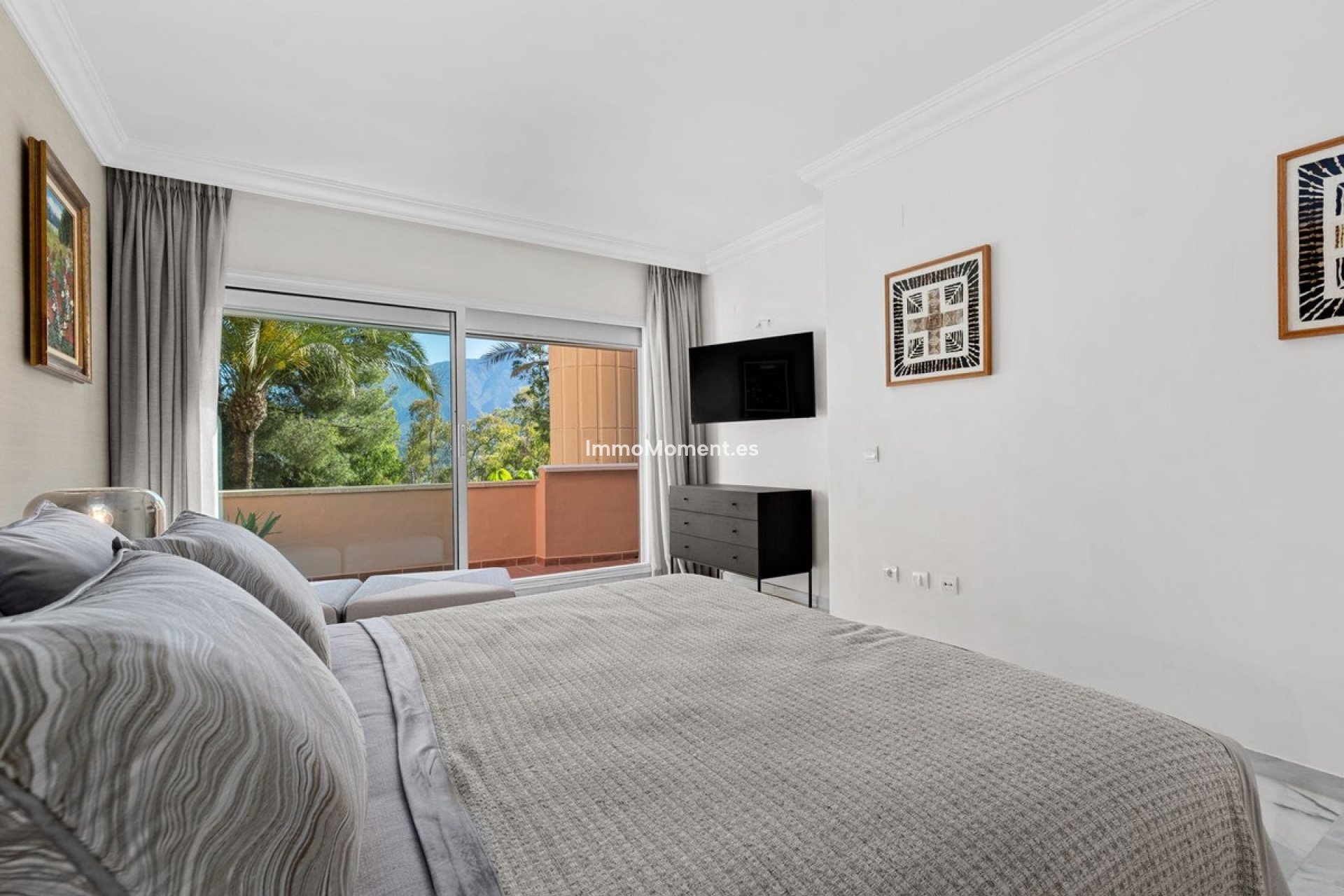 Resale - Apartment - Marbella - Nueva Andalucía