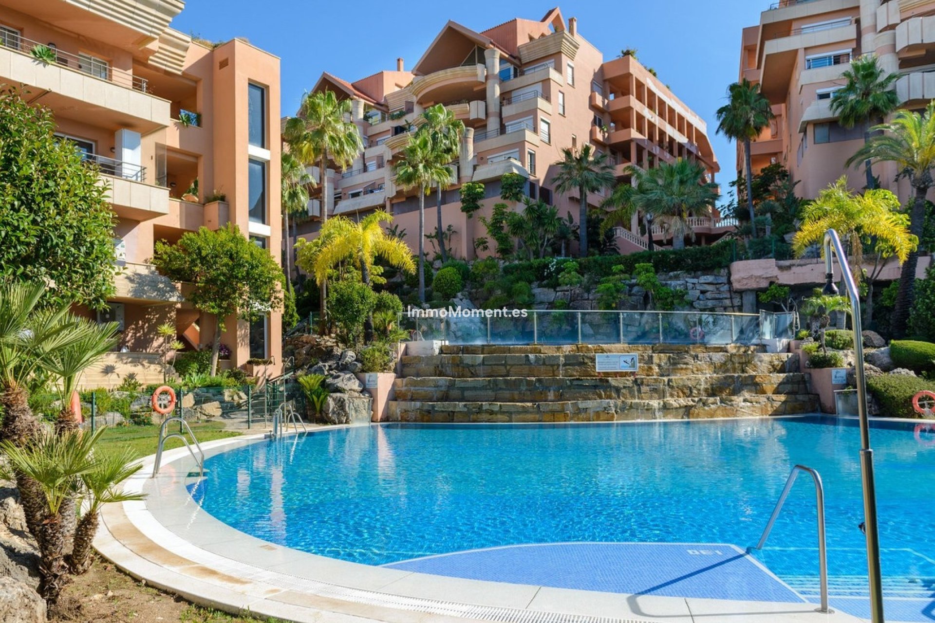 Resale - Apartment - Marbella - Nueva Andalucía
