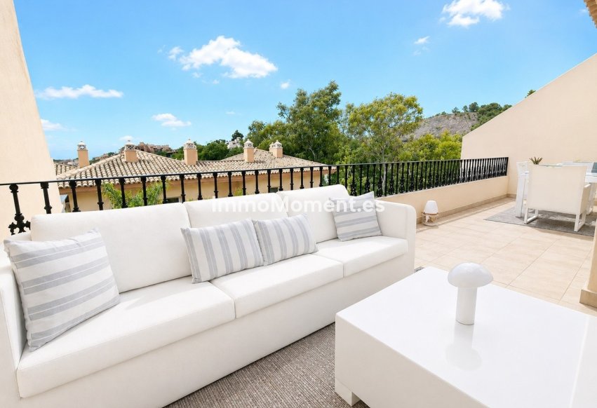Resale - Apartment - Marbella - Nueva Andalucía