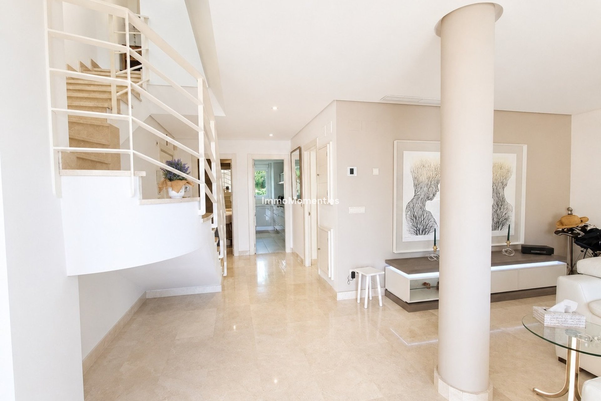 Resale - Apartment - Marbella - Nueva Andalucía