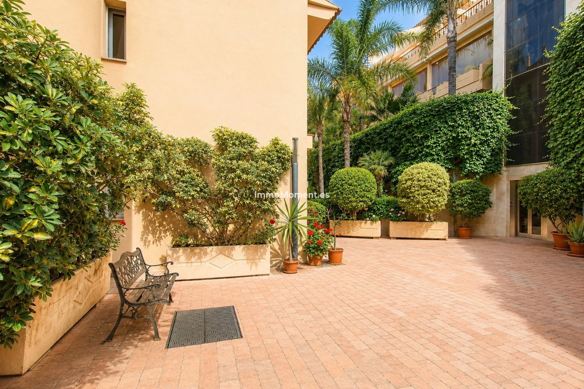 Resale - Apartment - Marbella - Nueva Andalucía