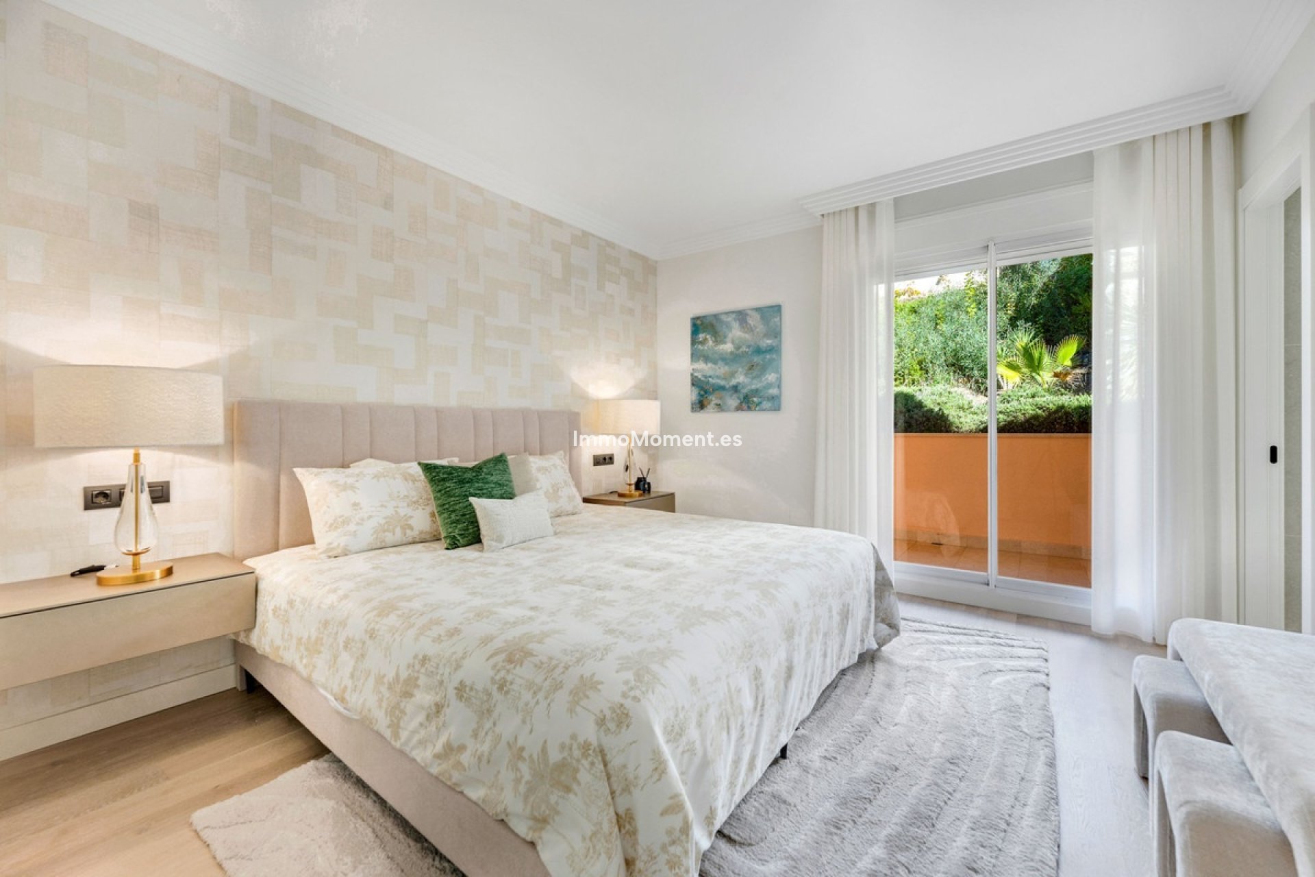 Resale - Apartment - Marbella - Nueva Andalucía