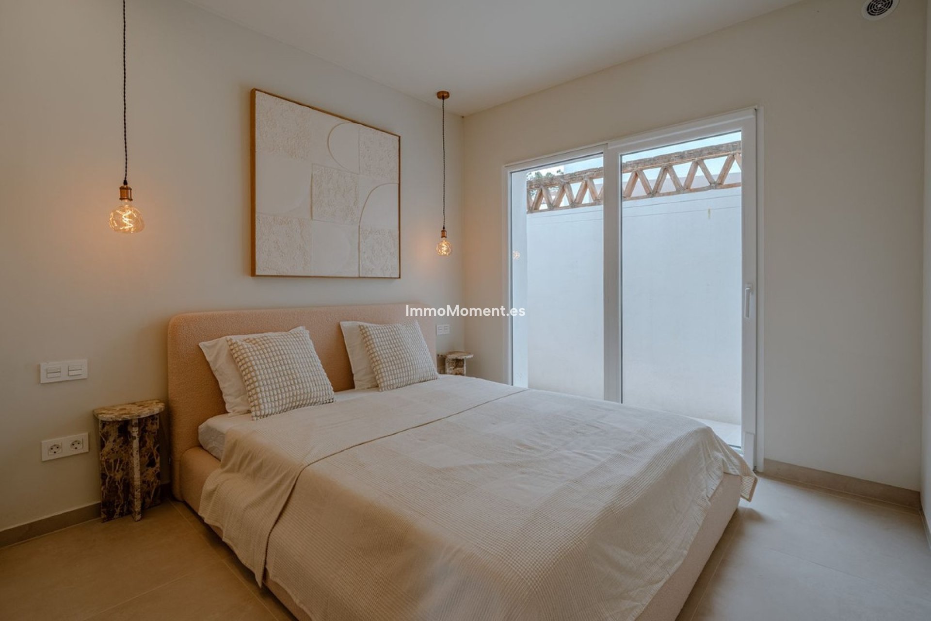 Resale - Apartment - Marbella - Nueva Andalucía