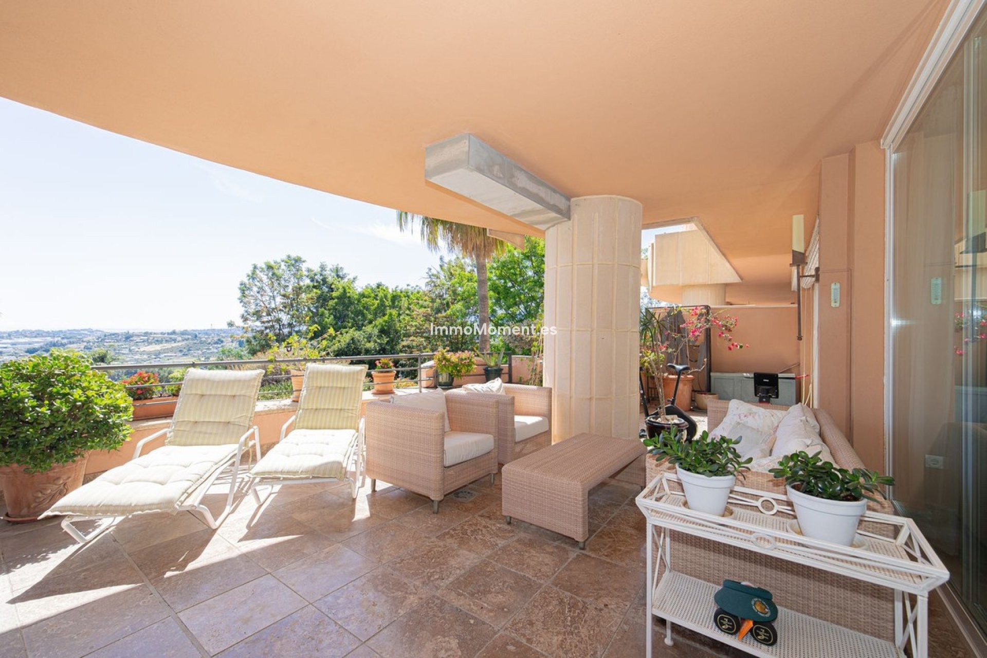 Resale - Apartment - Marbella - Nueva Andalucía