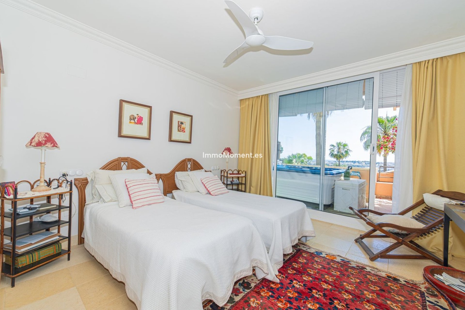 Resale - Apartment - Marbella - Nueva Andalucía