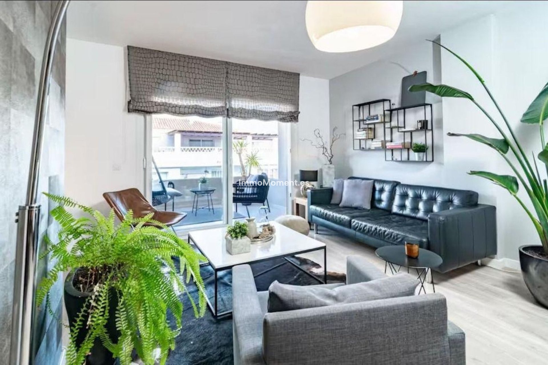 Resale - Apartment - Marbella - Nueva Andalucía