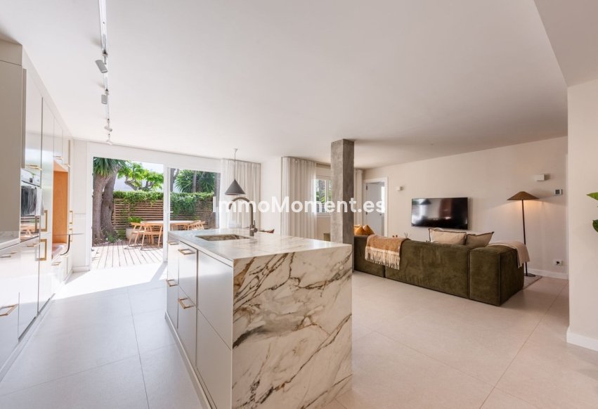 Resale - Apartment - Marbella - Nueva Andalucía