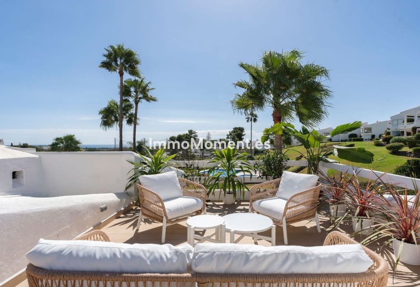 Resale - Apartment - Marbella - Nueva Andalucía