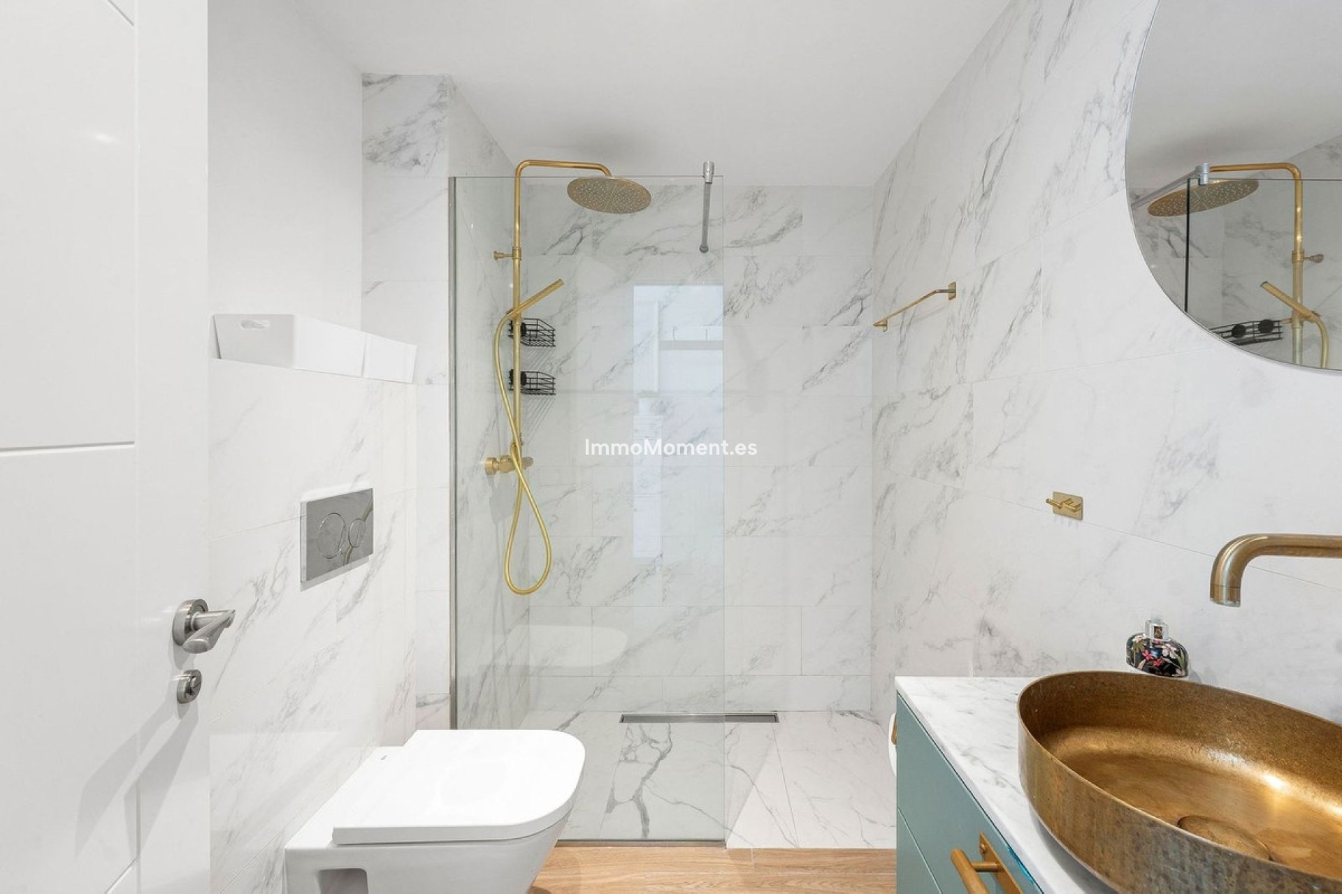 Resale - Apartment - Marbella - Nueva Andalucía