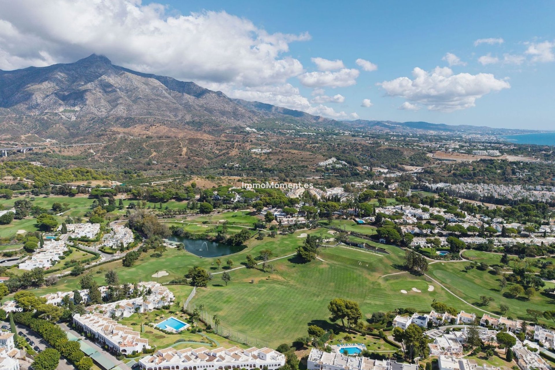 Resale - Apartment - Marbella - Nueva Andalucía