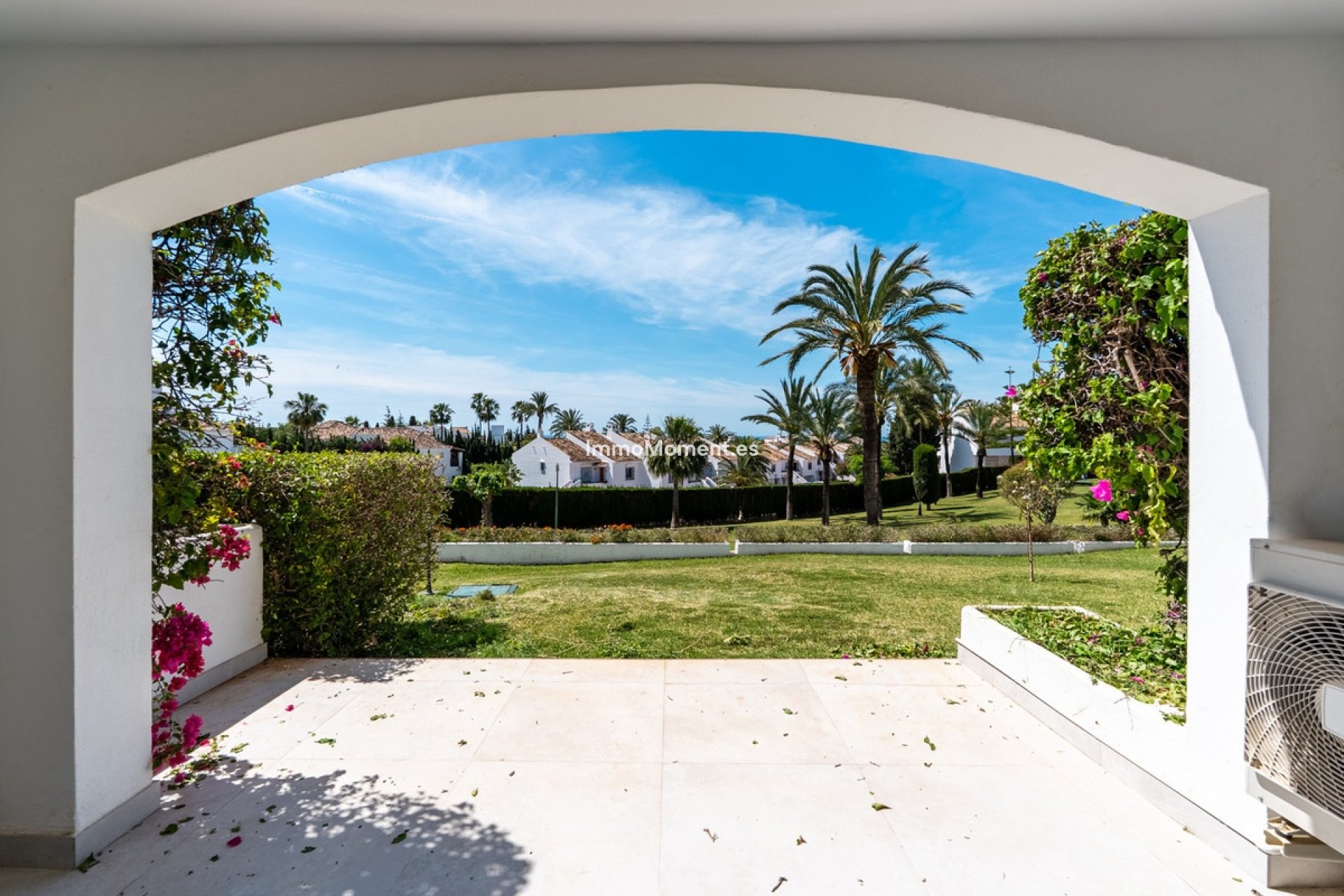 Resale - Apartment - Marbella - Nueva Andalucía