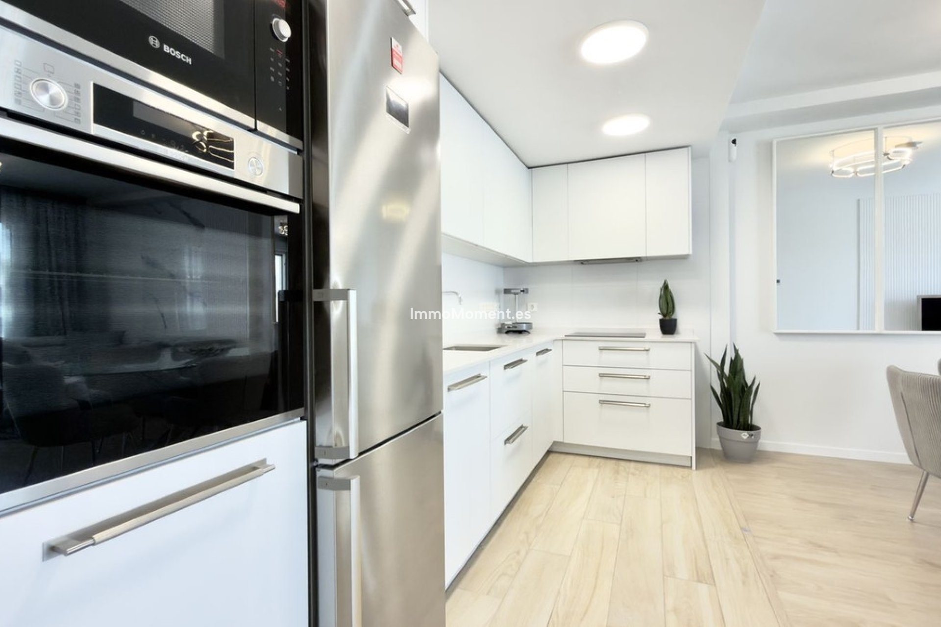 Resale - Apartment - Marbella - Nueva Andalucía
