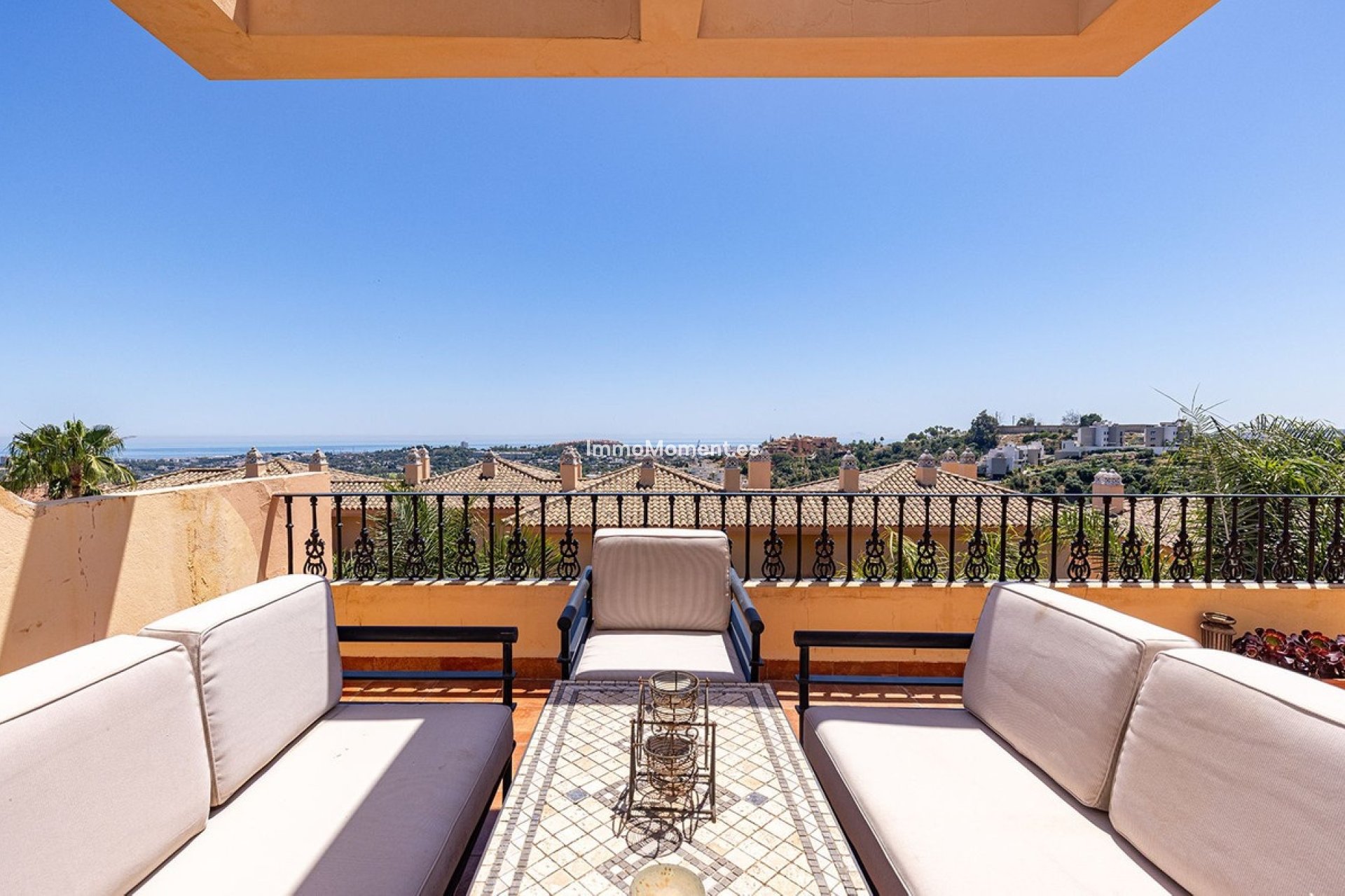 Resale - Apartment - Marbella - Nueva Andalucía