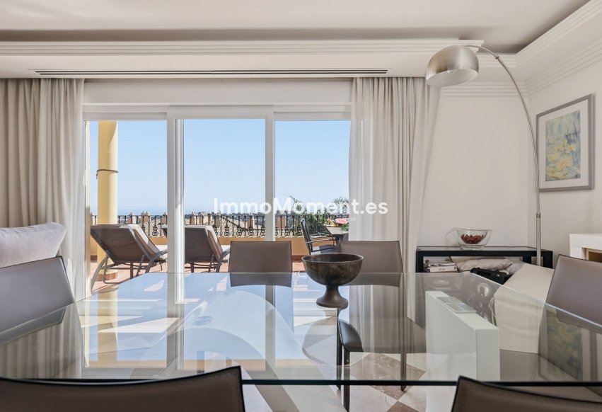 Resale - Apartment - Marbella - Nueva Andalucía