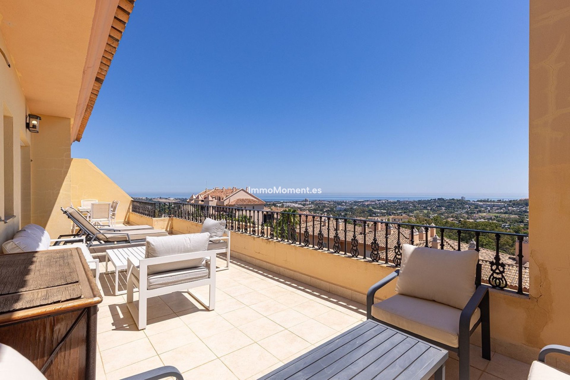 Resale - Apartment - Marbella - Nueva Andalucía