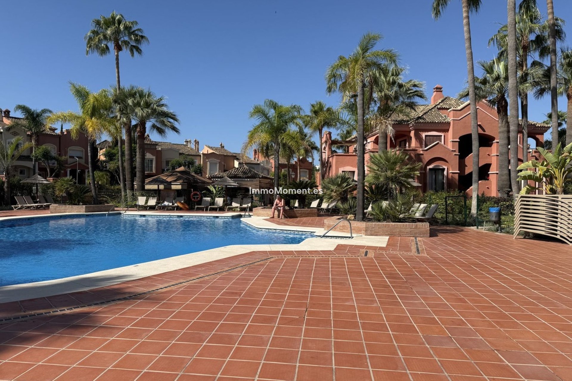 Resale - Apartment - Marbella - Nueva Andalucía