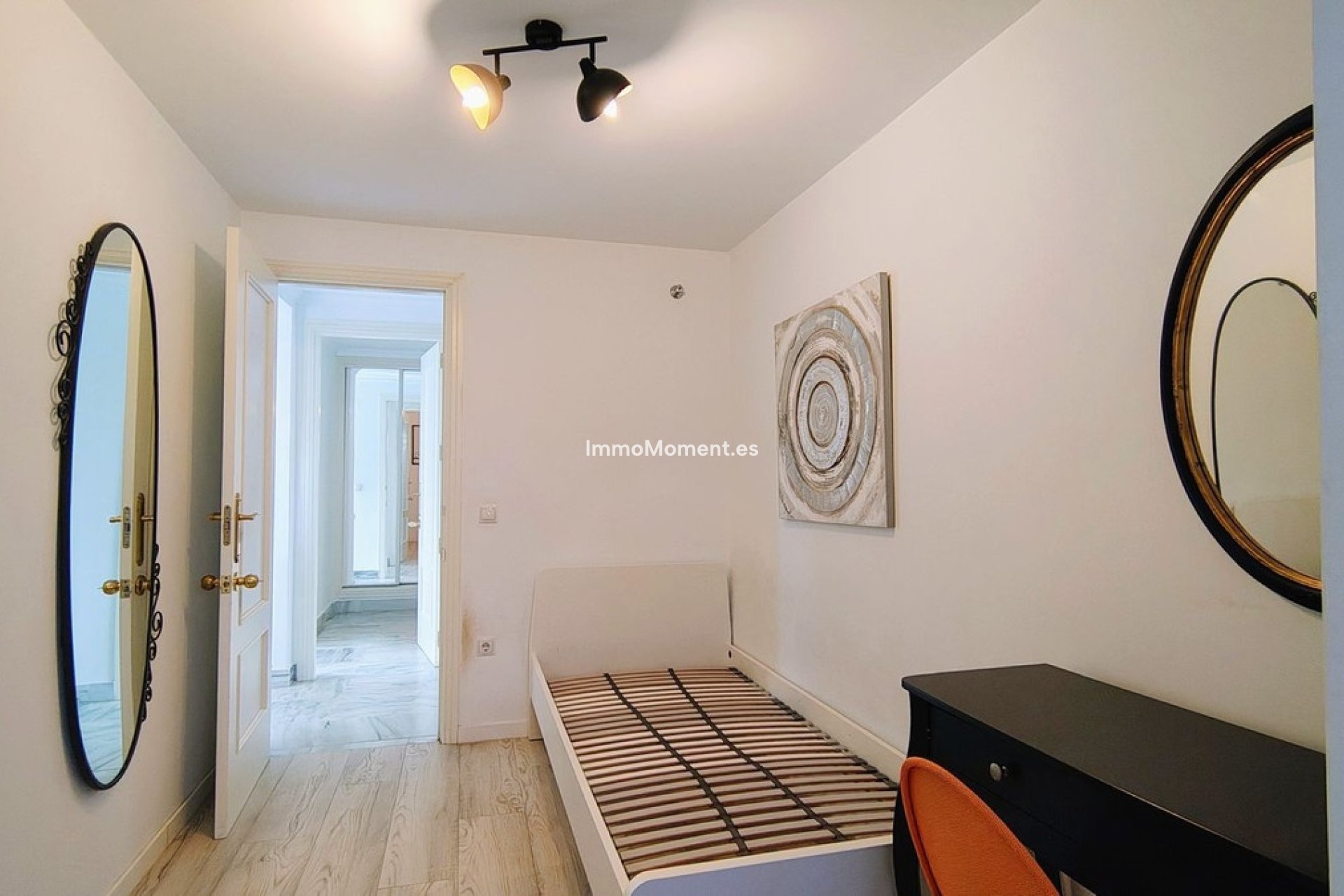 Resale - Apartment - Marbella - Nueva Andalucía
