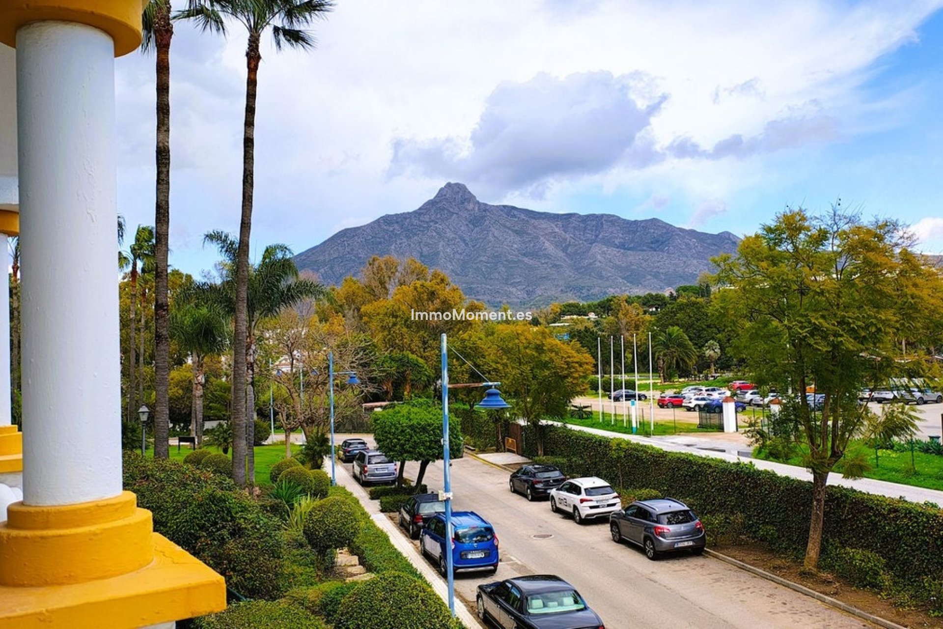 Resale - Apartment - Marbella - Nueva Andalucía