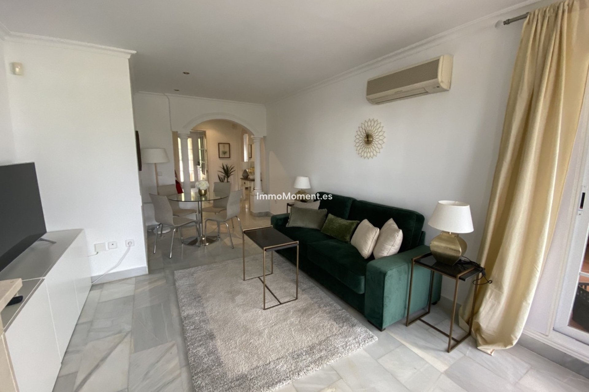 Resale - Apartment - Marbella - Nueva Andalucía