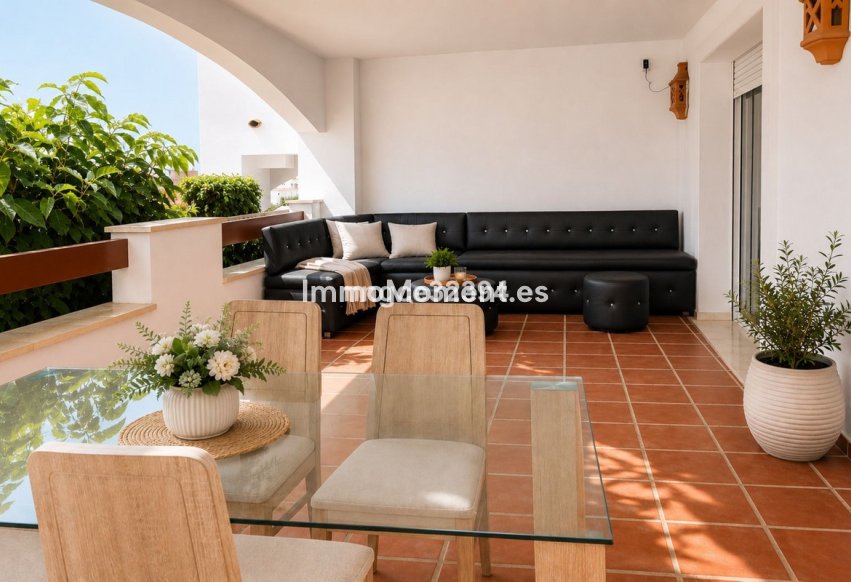 Resale - Apartment - Marbella - Nueva Andalucía