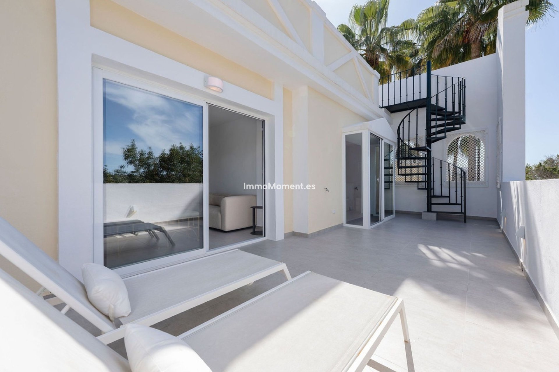 Resale - Apartment - Marbella - Nueva Andalucía