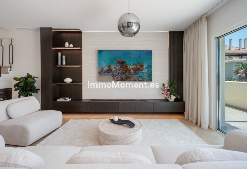 Resale - Apartment - Marbella - Nueva Andalucía
