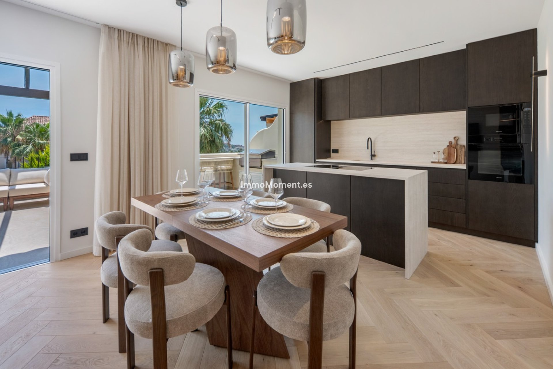Resale - Apartment - Marbella - Nueva Andalucía